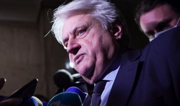 Между 30 и 40 от парите превеждани авансово на представяли